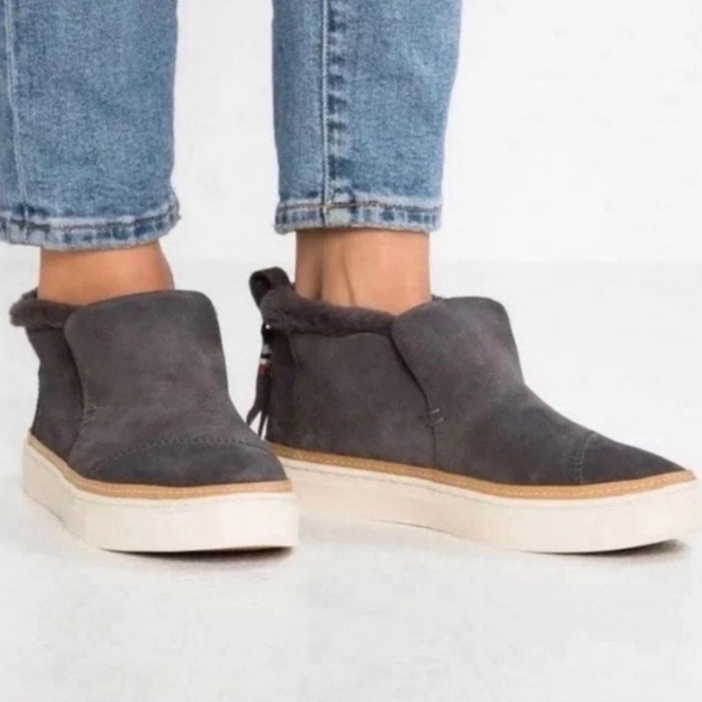 NWT Women's Tom’s Grey Suede Paxton Water Resistant Sneakers Size 6 - Picture 4 of 7